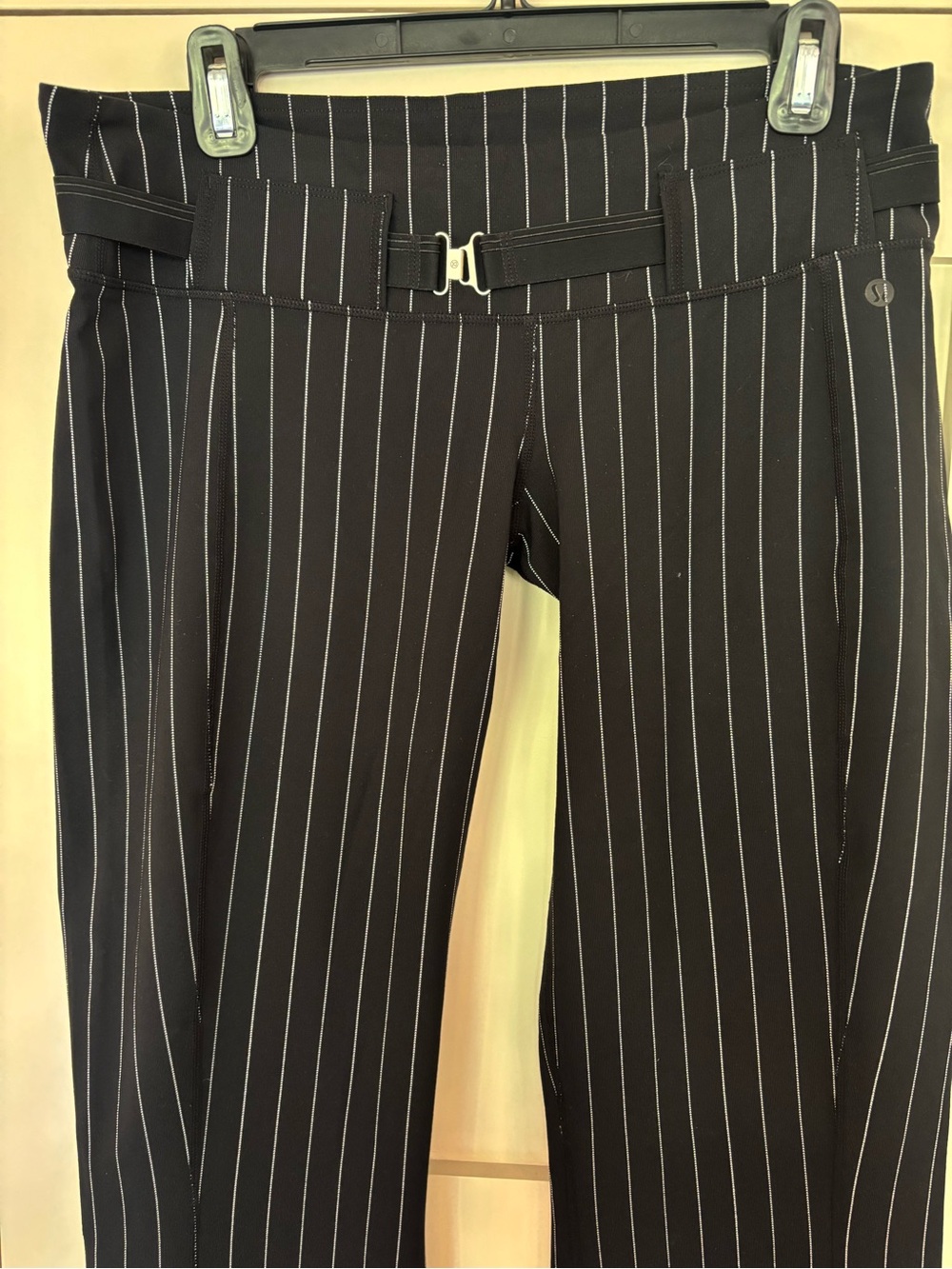 Vintage Lululemon Y2K Pinstripe Low Rise Flare Pants Hook Belt Black Size 10 - Picture 4 of 9